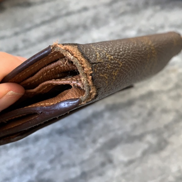 Authentic Louis Vuitton wallet (poor condition) - Picture 7 of 8